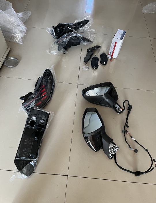 Горячо отмечаем успешную поставку аксессуаров Jetour X70, Jetour X70plus, Jetour X90, Volkswagen ID-4 и Volkswagen ID-6 в Эфиопию.