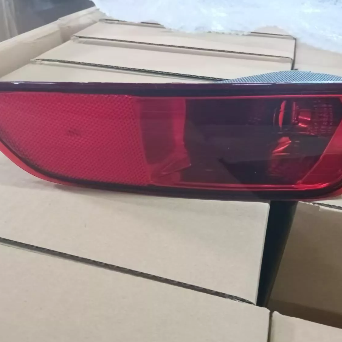 Компания Zibo Baiwang Machinery Equipment Co., Ltd. добилась прорыва в международном экспорте: успешно отгружено 100 единиц фар Volvo